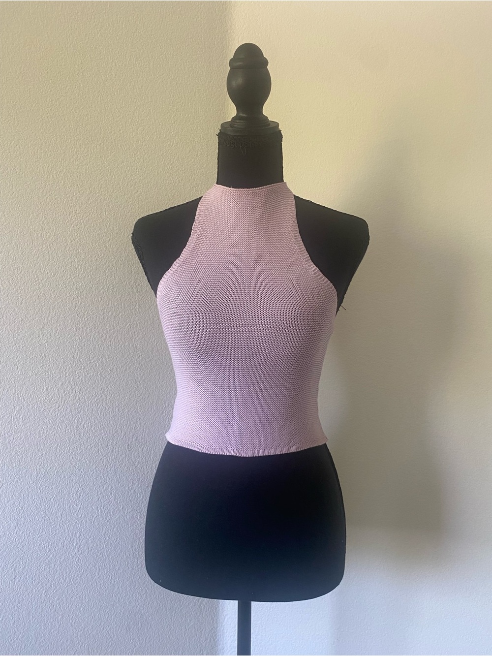 Sleeveless Knit Halter Crop Top in Pale Lilac